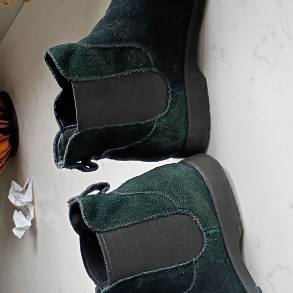 UGG CHELSEA SUEDE BOOTS WOMEN - Picture 3 of 9